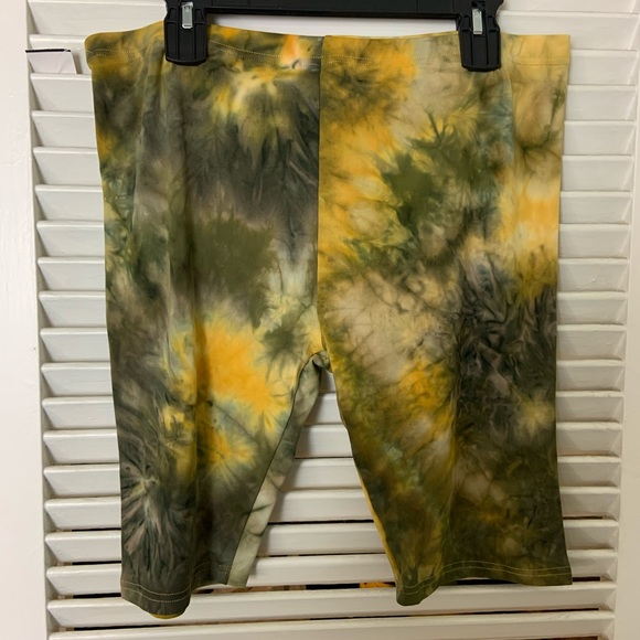 Yellow Black Tie Dye Athletic Cotton Biker Shorts - Picture 1 of 4